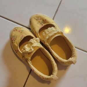 Kids shoes,yellow,h&m,size10,flower print